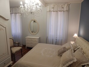 2 chambres, coffres-forts dans les chambres, fer et planche Ă repasser