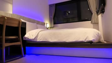 デラックス ダブルルーム | デスク、遮光カーテン、防音設備、WiFi (無料)