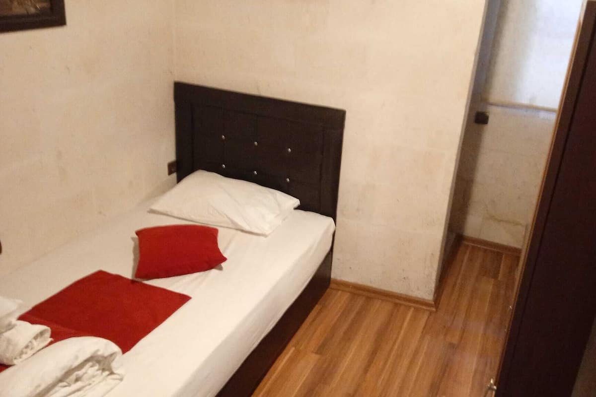 Singola Economy | 1 camera, postazione laptop, Wi-Fi gratuito