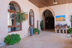 40-inch LCD TV with satellite channels, TV - Kadim Otel (Mardin)