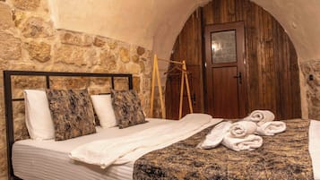 Economy Double or Twin Room, 1 Bedroom, Ground Floor | Free WiFi