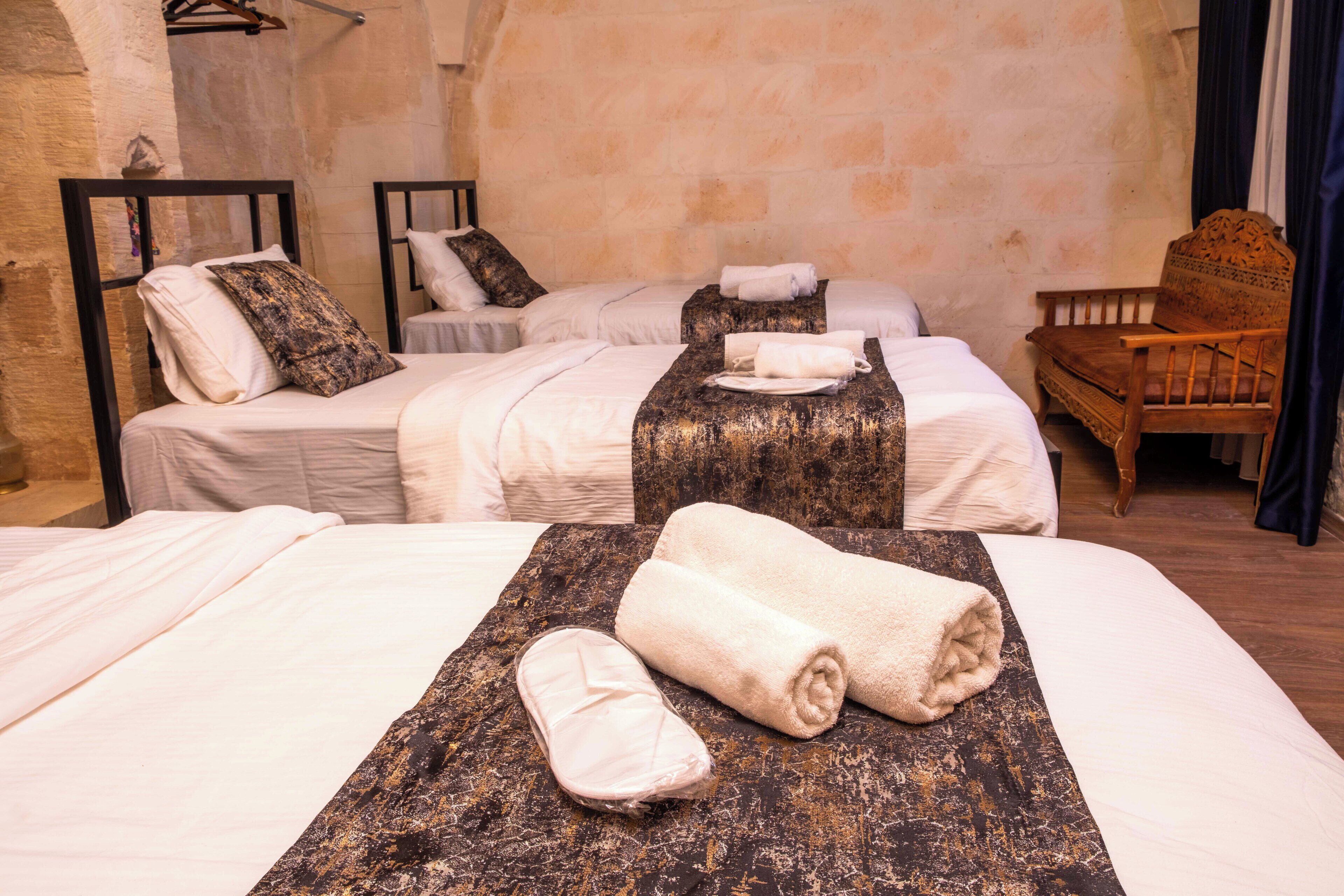 Economy driepersoonskamer, 1 slaapkamer, niet-roken, op benedenverdieping | Een laptopwerkplek, gratis wifi