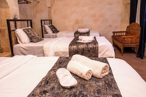 Chambre Triple Économique, 1 chambre, non-fumeur, rez-de-chaussée