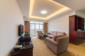 尊爵家庭套房 | 客厅 | 平板电视