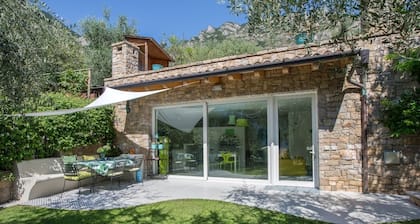 Limone - Kleines Haus im Grünen mit Seeblick
