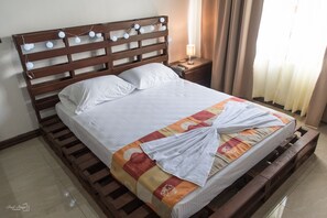 2 bedrooms, desk, iron/ironing board, free WiFi - In the heart of the city (La Fortuna)