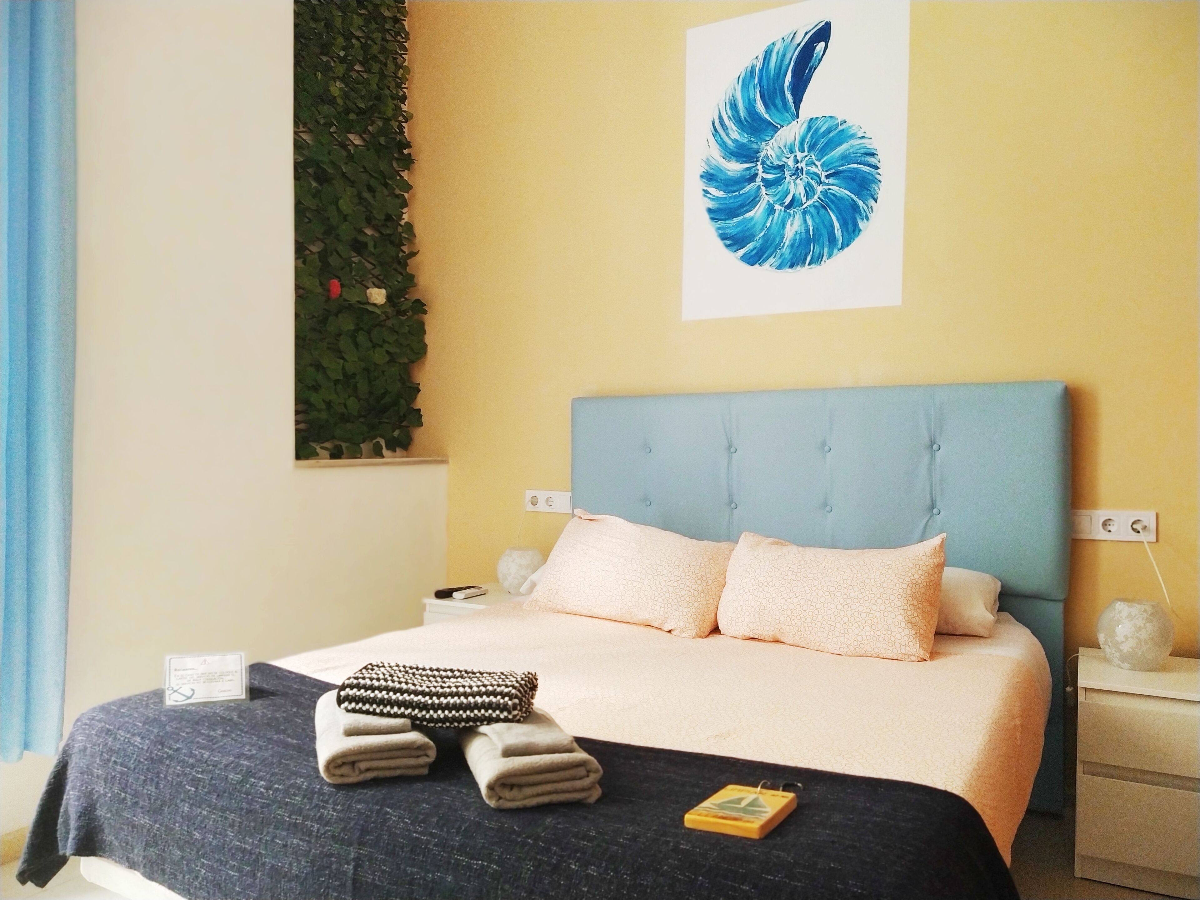 Tweepersoonskamer | Een kluis op de kamer, verduisterende gordijnen, gratis wifi, beddengoed