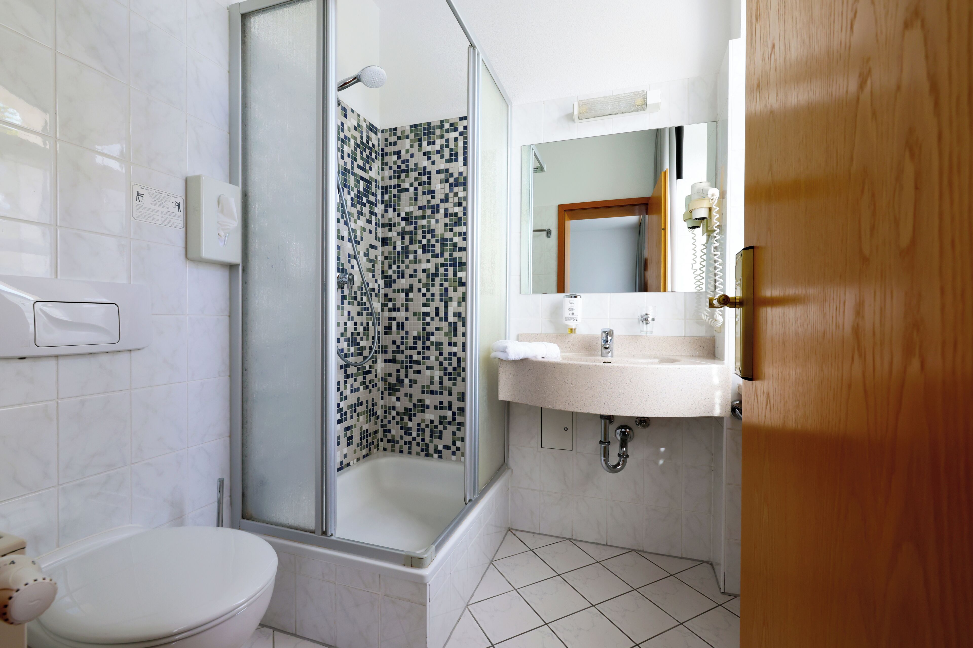 Shower, free toiletries, hair dryer, towels