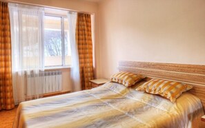 Suite Junior | 1 kamar tidur, seprai premium, meja kerja, dan setrika/meja setrika