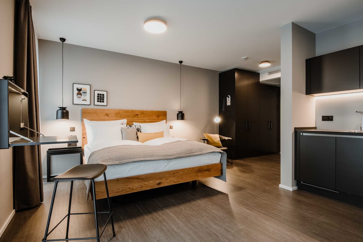 1 bedroom, premium bedding, down duvets, memory-foam beds