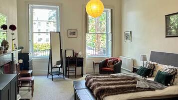 Individually decorated, individually furnished, laptop workspace