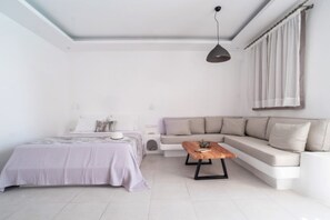 Executive Suite | Premium bedding, in-room safe, free WiFi, bed sheets - Ambience Suites (Santorini)