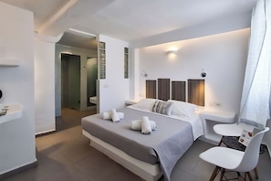 Deluxe Suite | 1 bedroom, in-room safe, free WiFi, bed sheets