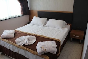 Caja de seguridad en la habitación, escritorio y wifi gratis