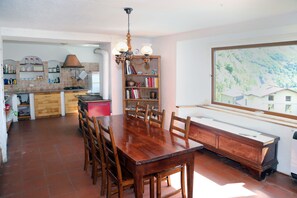 Daily local cuisine breakfast (EUR 7 per person) - B&B Rocca di Bajedo (Pasturo)