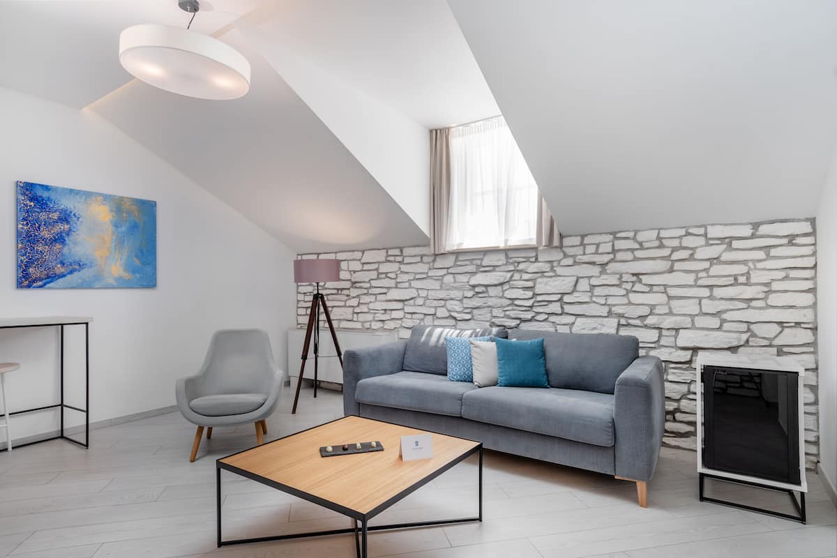 Executive Suite in Historical building | Luxe beddengoed, een minibar met enkele gratis items