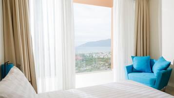 Standard Villa, 3 Bedrooms, Pool Access, Ocean View | Minibar, in-room safe, desk, soundproofing