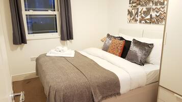 Executive Apartment, 2 Bedrooms, Kitchen | 1 bedroom, premium bedding, desk, iron/ironing board