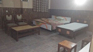 Classic Double Room, 1 Double Bed | Premium bedding, desk, free WiFi - Finlandia hotel (Moga)