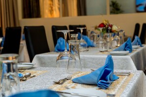 Breakfast, lunch, dinner served; international cuisine  - Sefcon Suites and Apartment (Abuja)