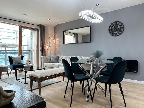 Superior Apartment, Private Bathroom (Occupancy 4 ) | Lounge