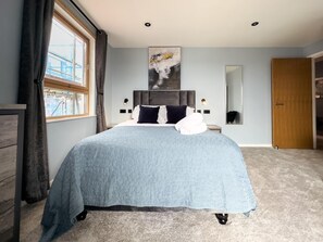 Superior Apartment, Private Bathroom (Occupancy 4 )