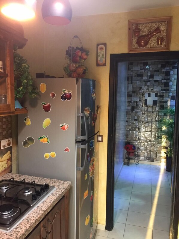 Economy Apartment, 2 Bedrooms | Private kitchenette