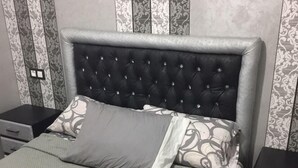 Apartamento econômico, 2 quartos | 2 quartos, escrivaninha, cortinas blackout, individualmente decorados