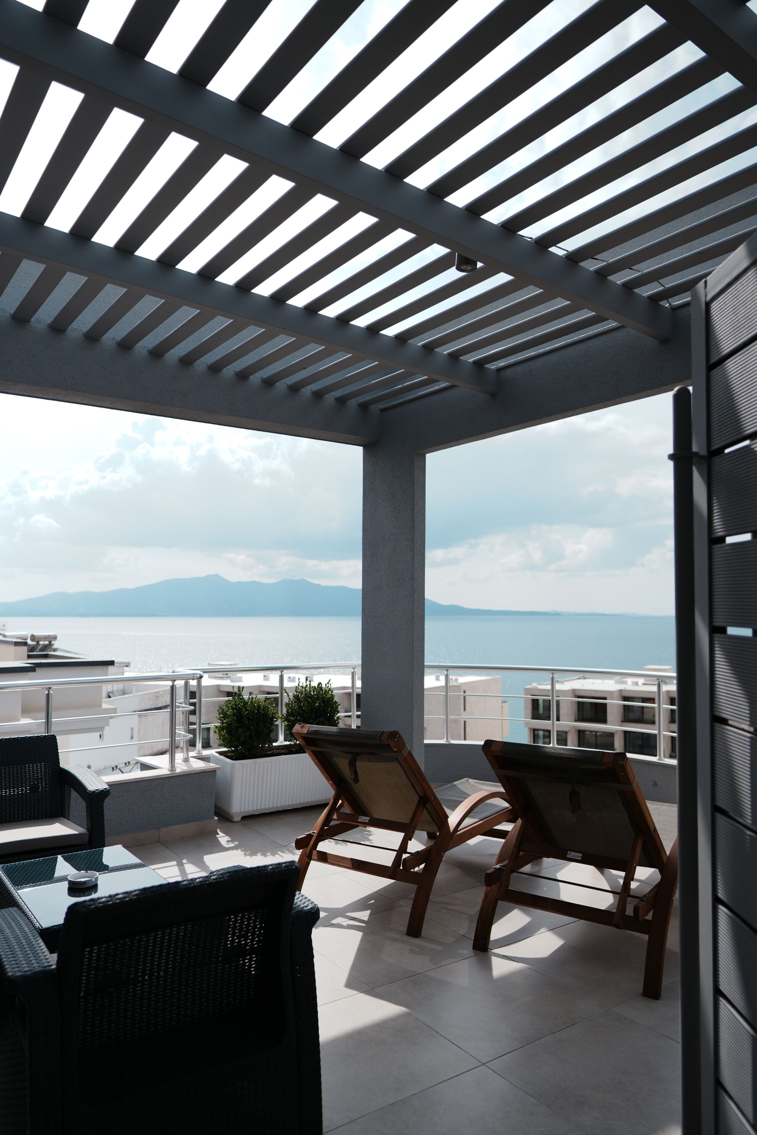 Suíte superior, terraço, vista para o mar | Terraço/pátio