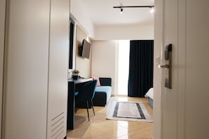 Superior Double Room, Balcony, Sea View | 1 bedroom, in-room safe, individually furnished, desk