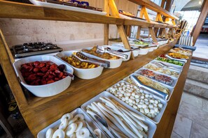 Tägliches inbegriffenes Frühstücksbuffet