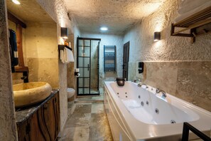 King Cave Suite | Badezimmer