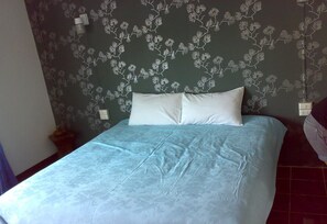 In-room safe, blackout curtains, free WiFi - Moon House at Clock Tower (Chiang Rai)