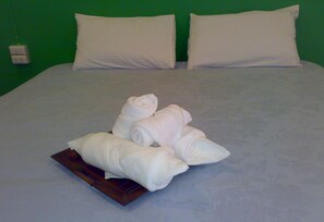 In-room safe, blackout curtains, free WiFi - Moon House at Clock Tower (Chiang Rai)
