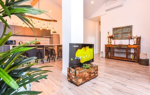 Exclusive Penthouse, 2 Bedrooms, Terrace, River View | Living area | LED TV