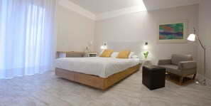 Minibar, desk, soundproofing, cribs/infant beds - Best Season (Reggio Calabria)