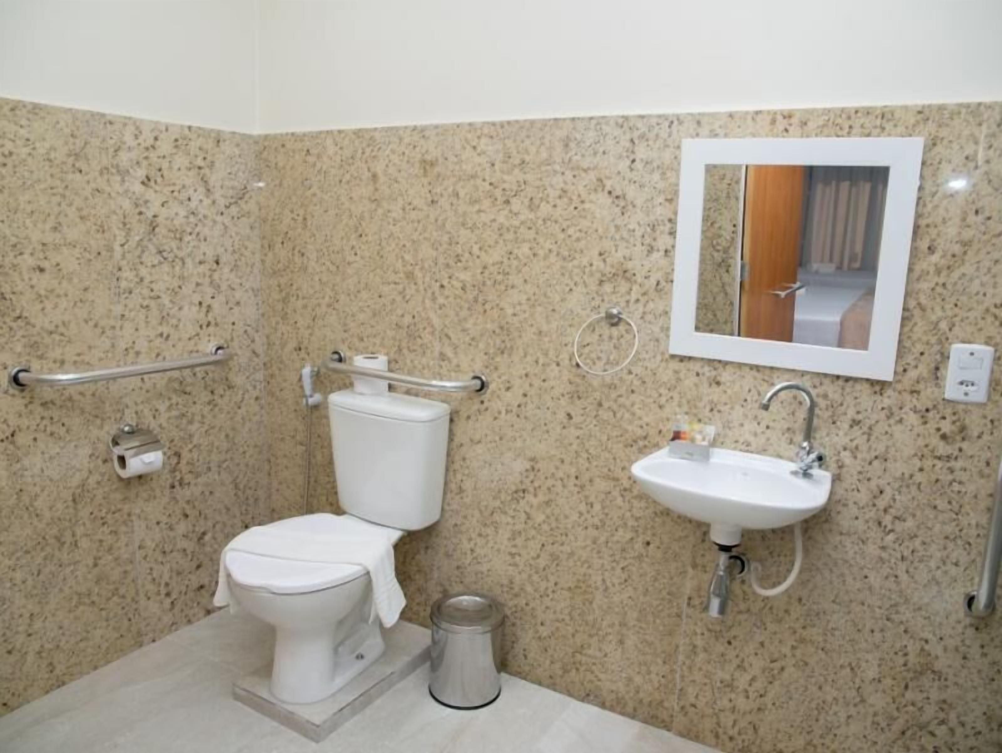 shower, free toiletries, hair dryer