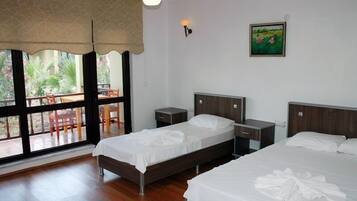 Minibar y ropa de cama
