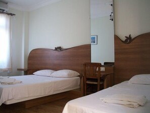 Triple Room | Minibar, bed sheets - Assos Büyük Yıldızsaray Otel (Ayvacik)