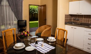 Studio | Restauration dans la chambre