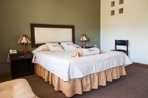 Double Room, 1 Double Bed | 1 bedroom, premium bedding, minibar, desk - Hotel Anteus (Cochabamba)