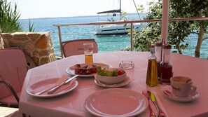 Lunch and dinner served, Regional cuisine