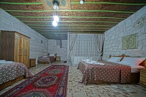 Deluxe Art Room 4 Adults