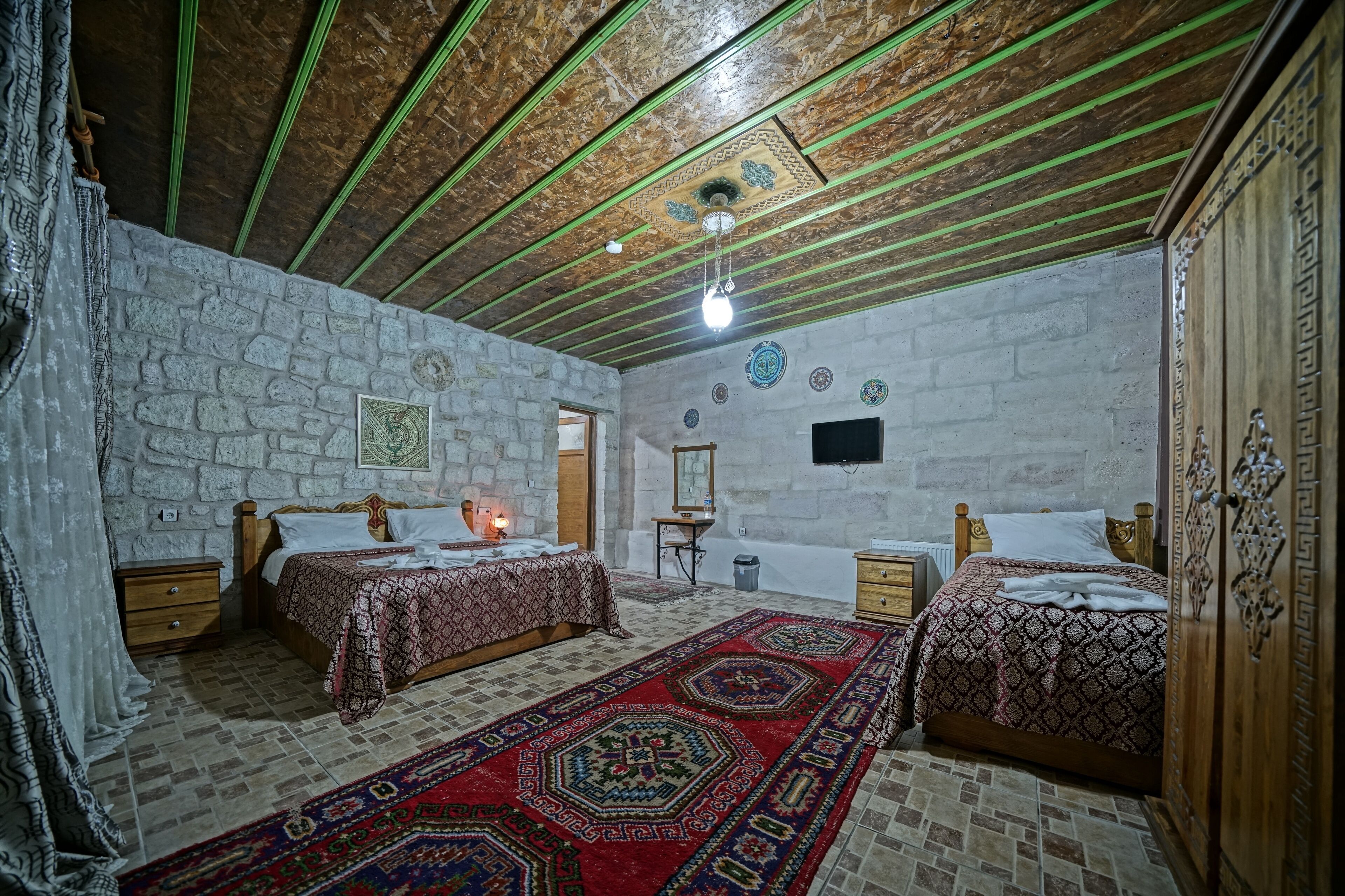 deluxe art room 4 adults | in-room safe, desk, blackout curtains, soundproofing