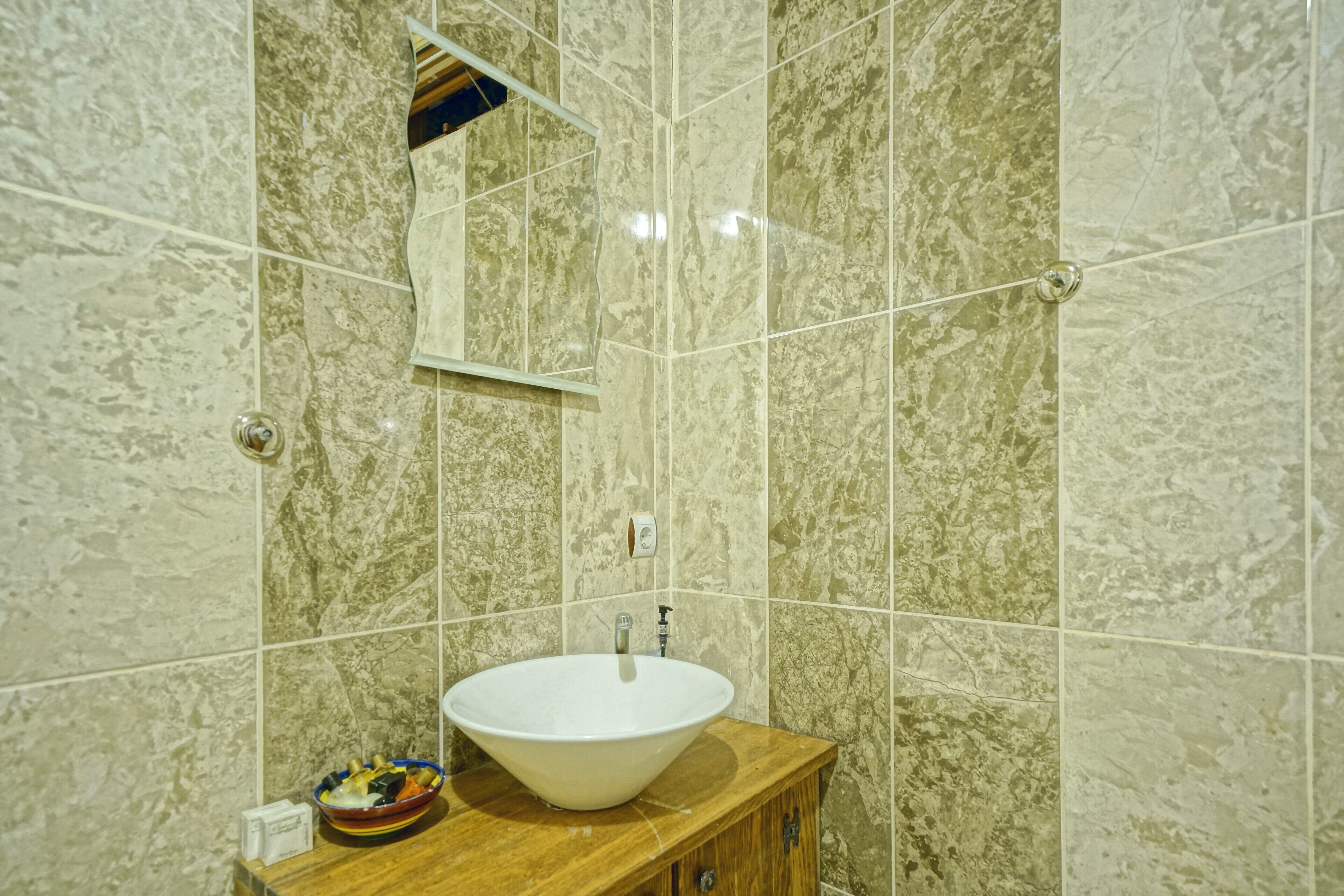 standart twin room | bathroom | shower, slippers, towels