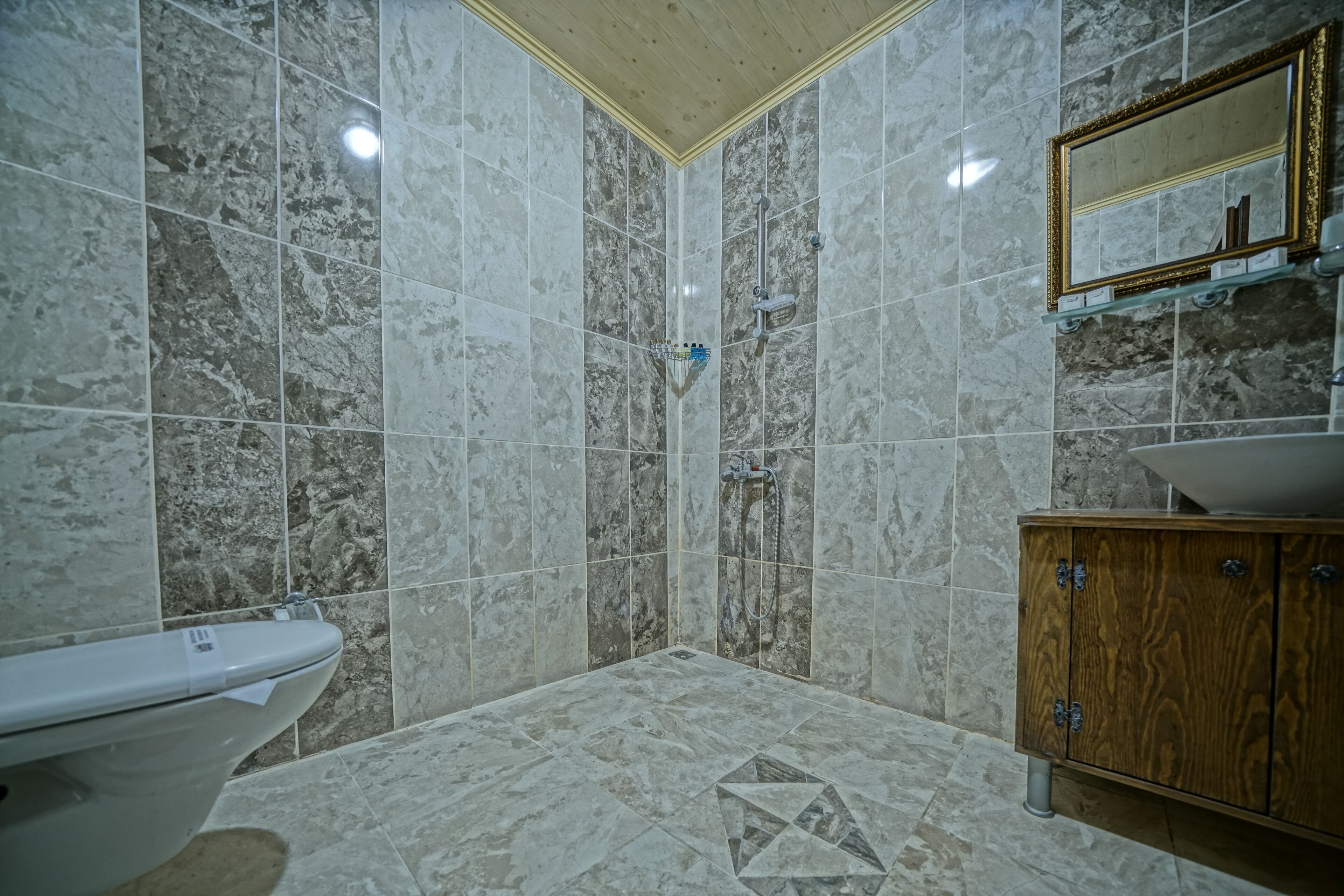 deluxe art room 4 adults | in-room safe, desk, blackout curtains, soundproofing