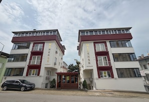 Front of property - Menekse Apart (Trabzon)