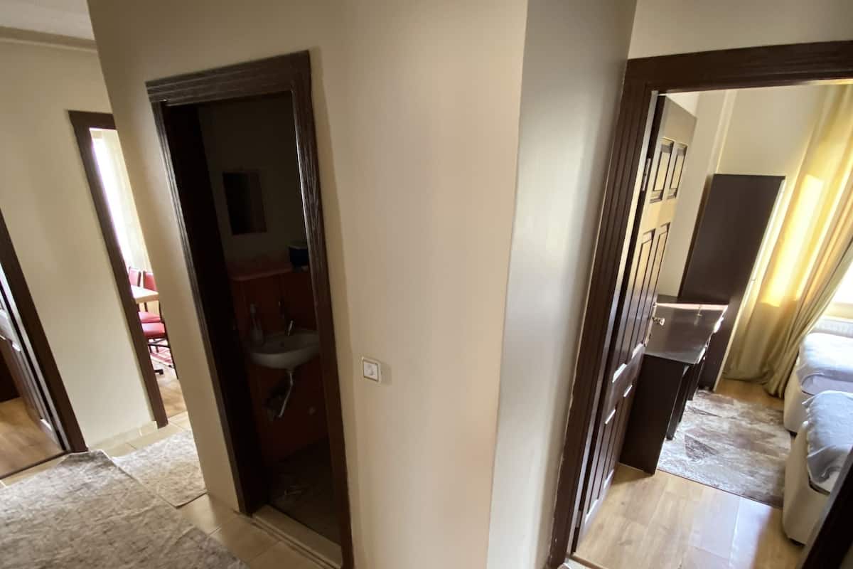 Appartement, 3 chambres, balcon | 1 chambre, fer et planche à repasser, Wi-Fi gratuit