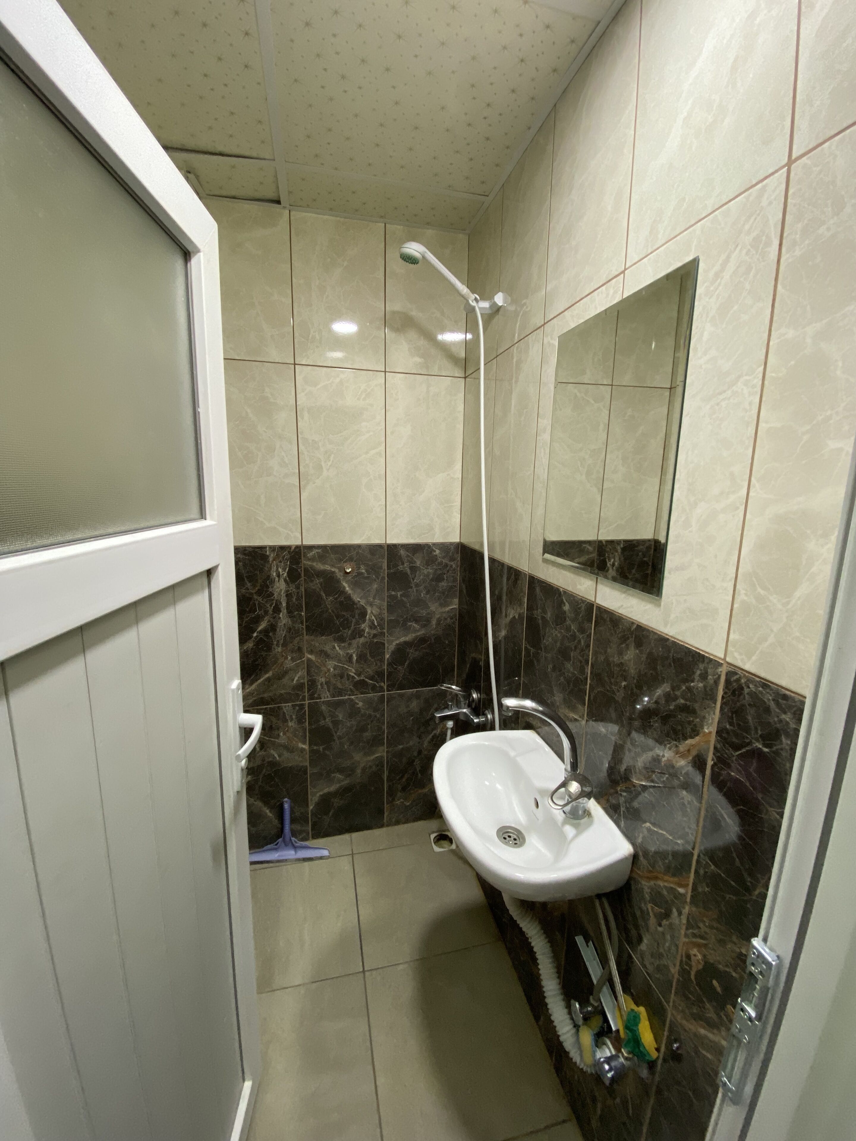 Shower, towels