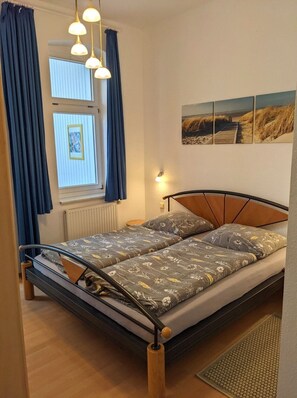 2 Schlafzimmer, Reisekinderbett, WLAN
